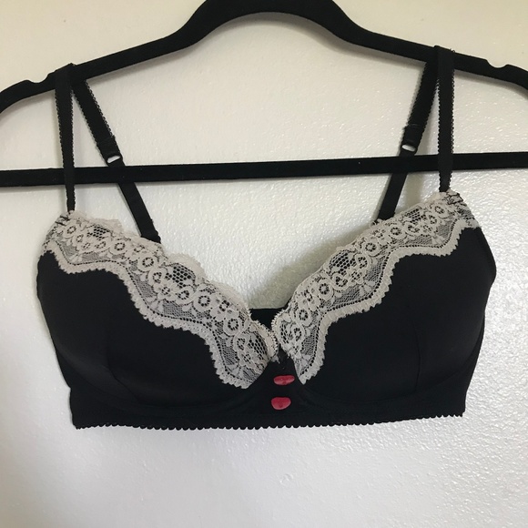 Black and White Lace Bra - Picture 1 of 2